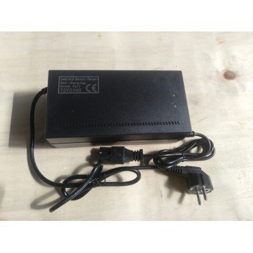 Arora Zr4 Şarj Ci̇hazi (72V / 30Ah)